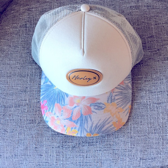 Hurley Accessories - HURLEY womens snapback adjustable hat. Excellent condition.